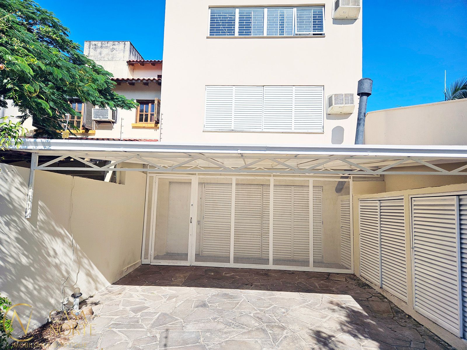 Casa à venda com 4 quartos, 233m², 2 suítes, 2 vagas, Rua Engenheiro Otávio Furtado no bairro Ipanema em Porto Alegre