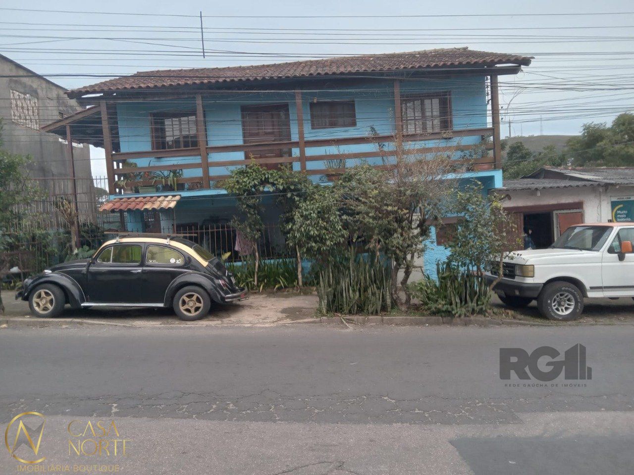 Casa à venda com 3 quartos, 117m², 1 vaga, Rua Paulino Azurenha no bairro Partenon em Porto Alegre