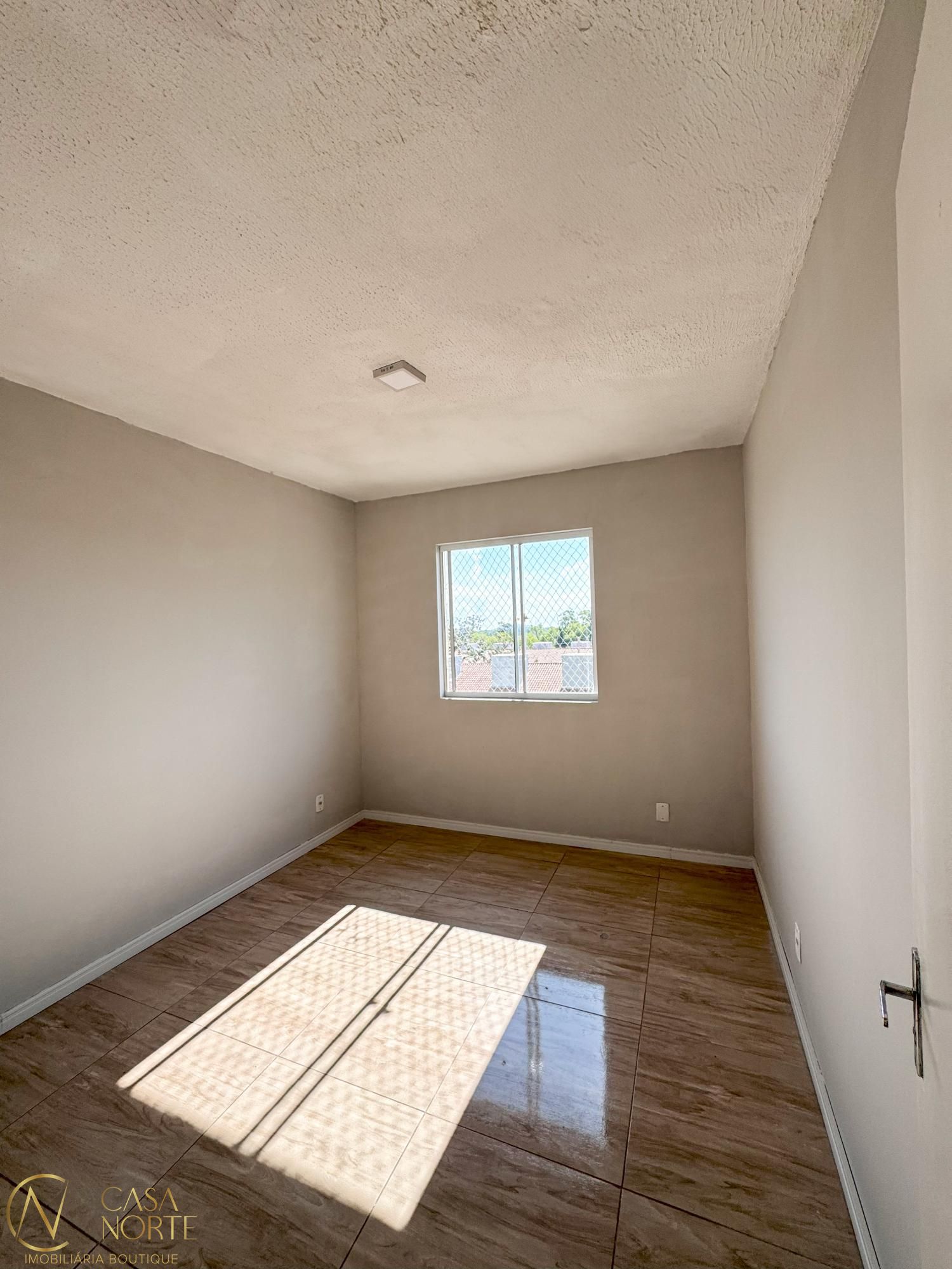 Apartamento à venda com 2 quartos, 54m², 1 vaga, Estrada do Barro Vermelho no bairro Restinga em Porto Alegre