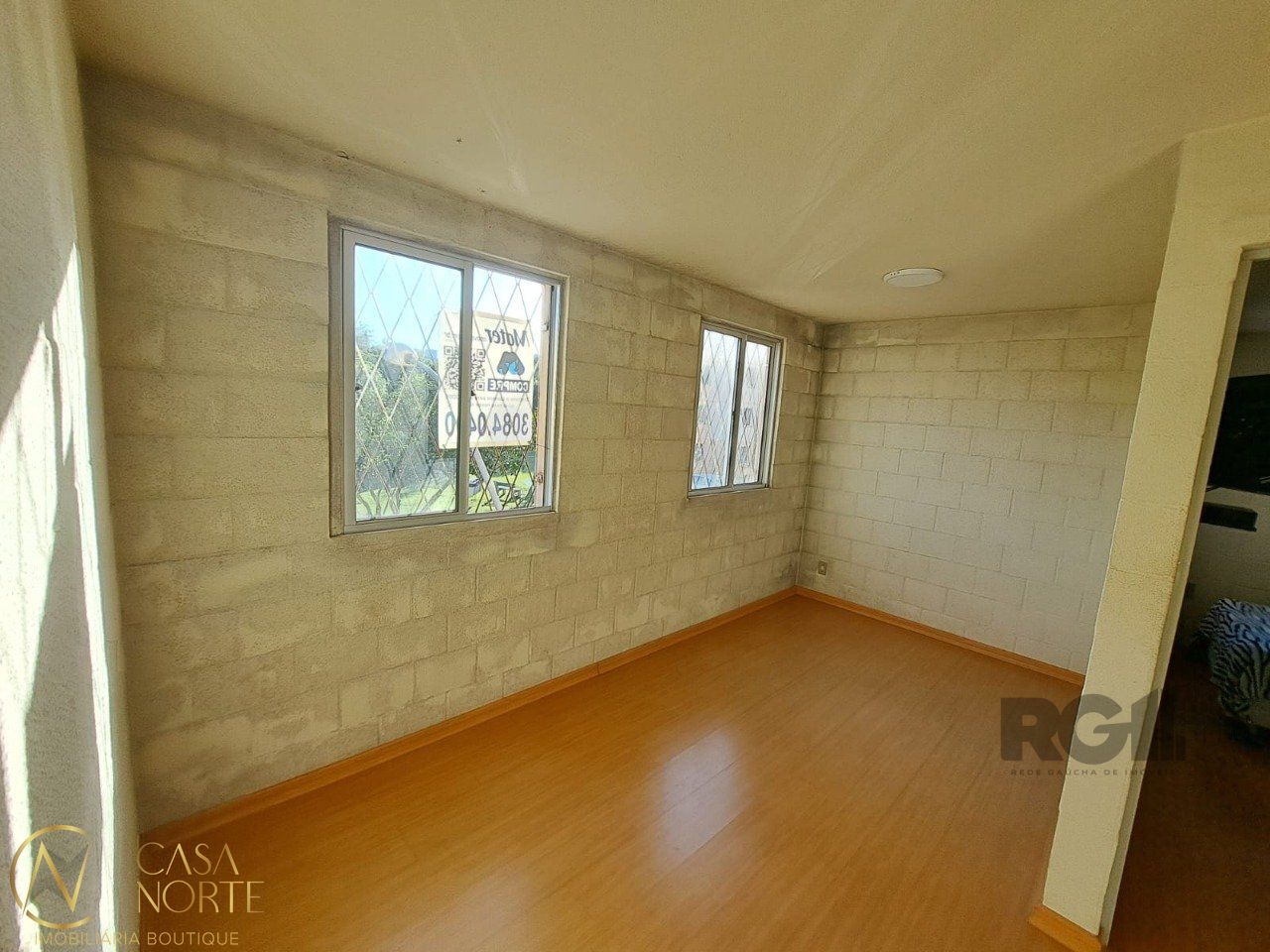 Apartamento à venda com 2 quartos, 36m², 1 vaga, Rua Atilio Supertti no bairro Vila Nova em Porto Alegre