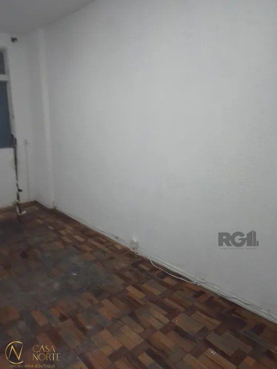 Sala Comercial à venda , 32m², Avenida Alberto Bins no bairro Centro Histórico em Porto Alegre