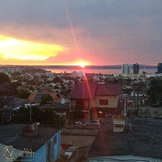 Casa à venda com 3 quartos, 150m², 1 vaga, Rua Rubens Alcântara no bairro Santa Tereza em Porto Alegre