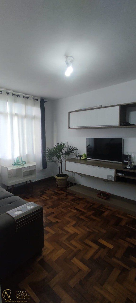 Apartamento à venda com 2 quartos, 53m², 1 vaga, Rua Eurico Lara no bairro Medianeira em Porto Alegre