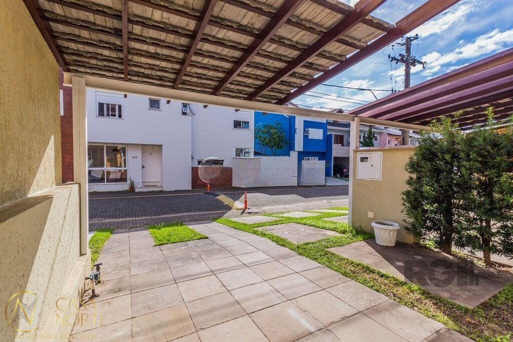 Casa de Condomínio à venda com 3 quartos, 86m², 1 suíte, 2 vagas, Estrada João Salomoni no bairro Vila Nova em Porto Alegre