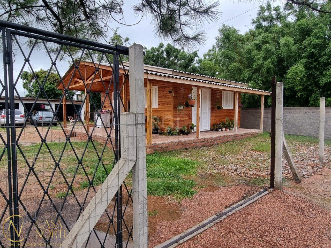 Casa à venda com 2 quartos, 320m², 2 vagas, Rua Darcy Pereira Pozzi no bairro Chapéu do Sol em Porto Alegre