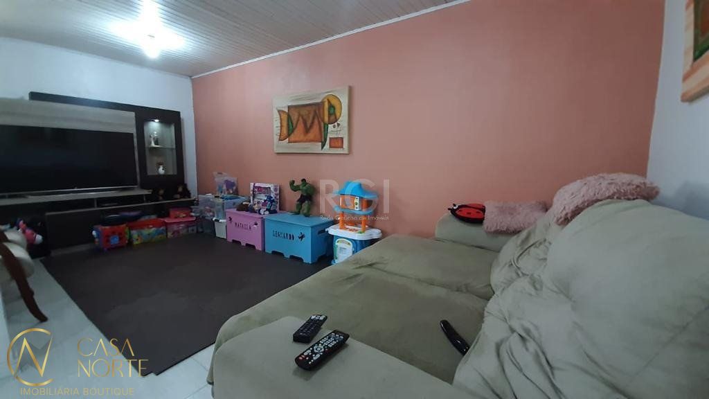 Casa à venda com 3 quartos, 2 vagas, Rua Jair de Moura Calixto no bairro Ipanema em Porto Alegre