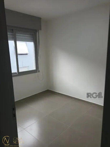 Apartamento à venda com 1 quarto, 34m², Rua Sapê no bairro Passo da Areia em Porto Alegre