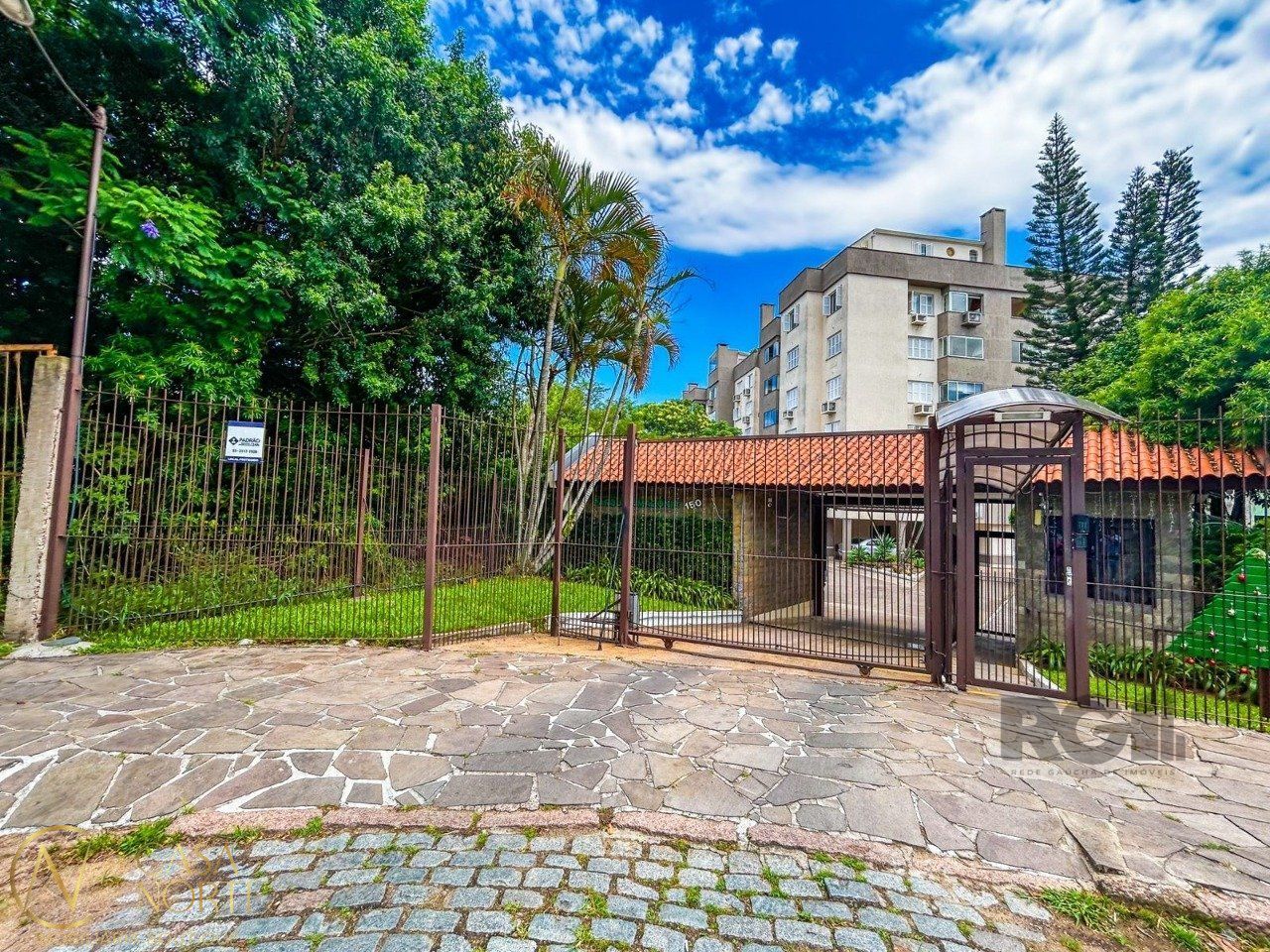 Cobertura à venda com 3 quartos, 187m², 1 suíte, 1 vaga, Rua Salvio Soares no bairro Nonoai em Porto Alegre