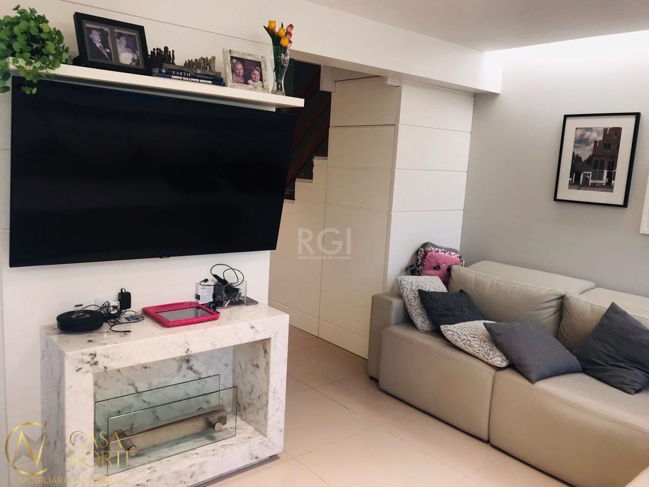 Casa de Condomínio à venda com 4 quartos, 209m², 2 suítes, 2 vagas, Avenida Engenheiro Ludolfo Boehl no bairro Teresópolis em Porto Alegre