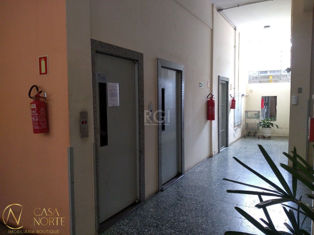 Apartamento à venda com 1 quarto, 29m², Rua Ramiro Barcelos no bairro Independência em Porto Alegre