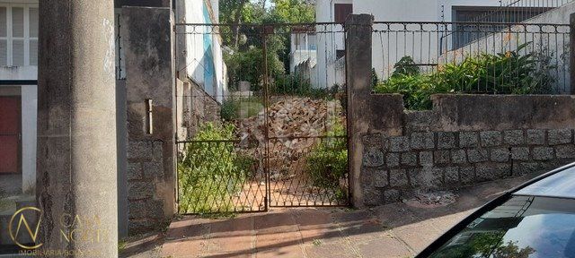 Terreno à venda  com 290m², Rua Paulino Chaves no bairro Santo Antônio em Porto Alegre