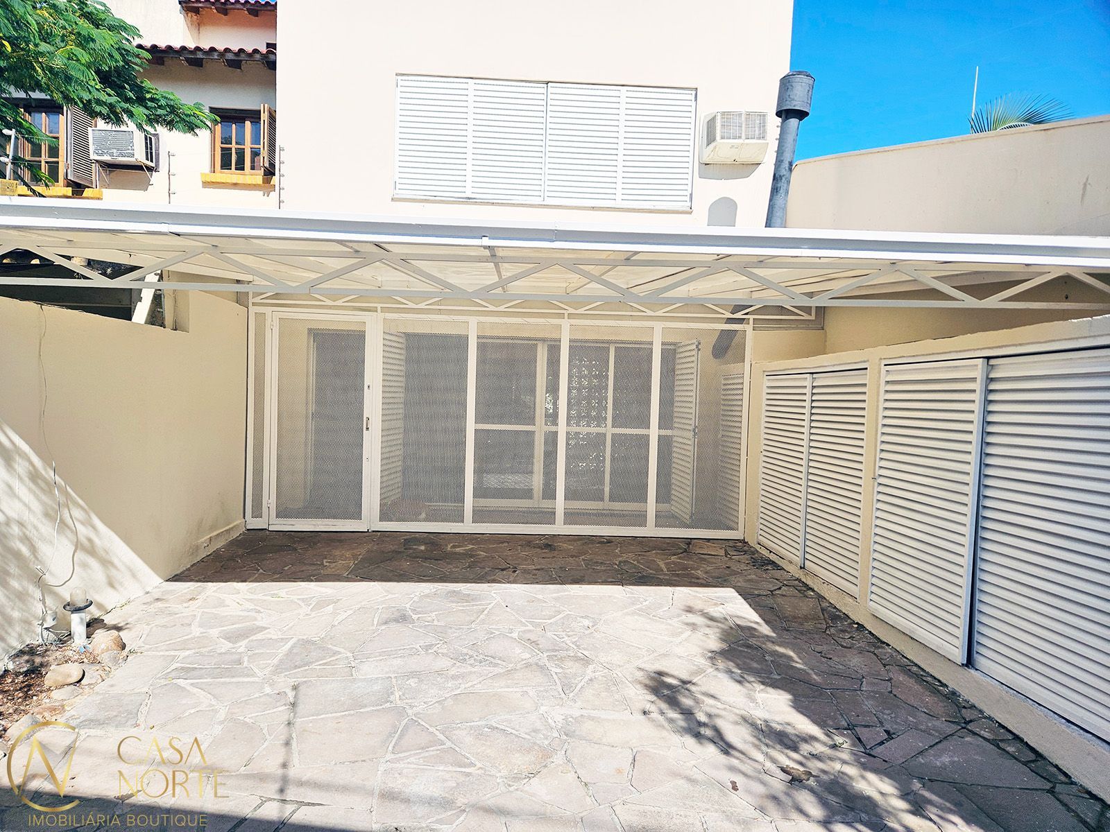Casa à venda com 4 quartos, 233m², 2 suítes, 2 vagas, Rua Engenheiro Otávio Furtado no bairro Ipanema em Porto Alegre