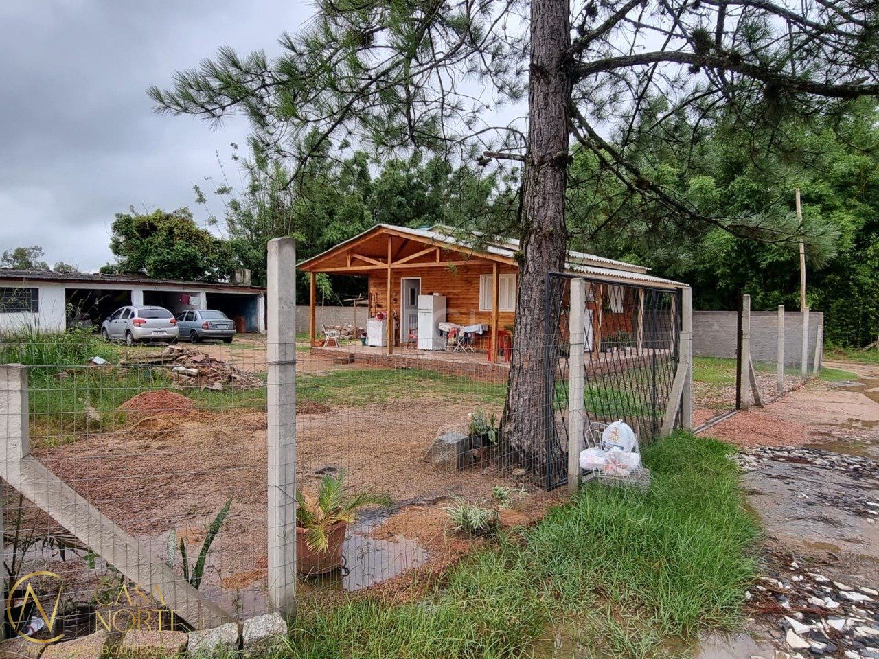 Casa à venda com 2 quartos, 320m², 2 vagas, Rua Darcy Pereira Pozzi no bairro Chapéu do Sol em Porto Alegre
