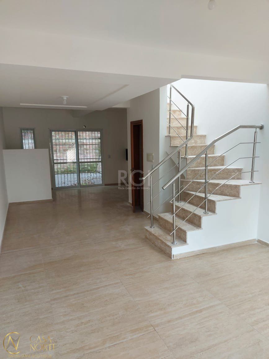 Casa à venda com 2 quartos, 107m², 1 suíte, 1 vaga, Avenida Vereador Roberto Landell de Moura no bairro Campo Novo em Porto Alegre