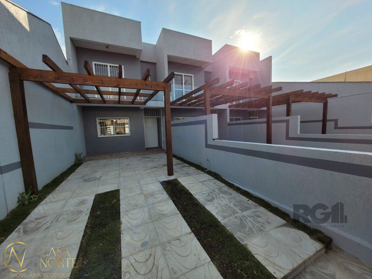 Casa à venda com 3 quartos, 95m², 1 suíte, 2 vagas, Rua Oliveira Lopes no bairro Sarandi em Porto Alegre