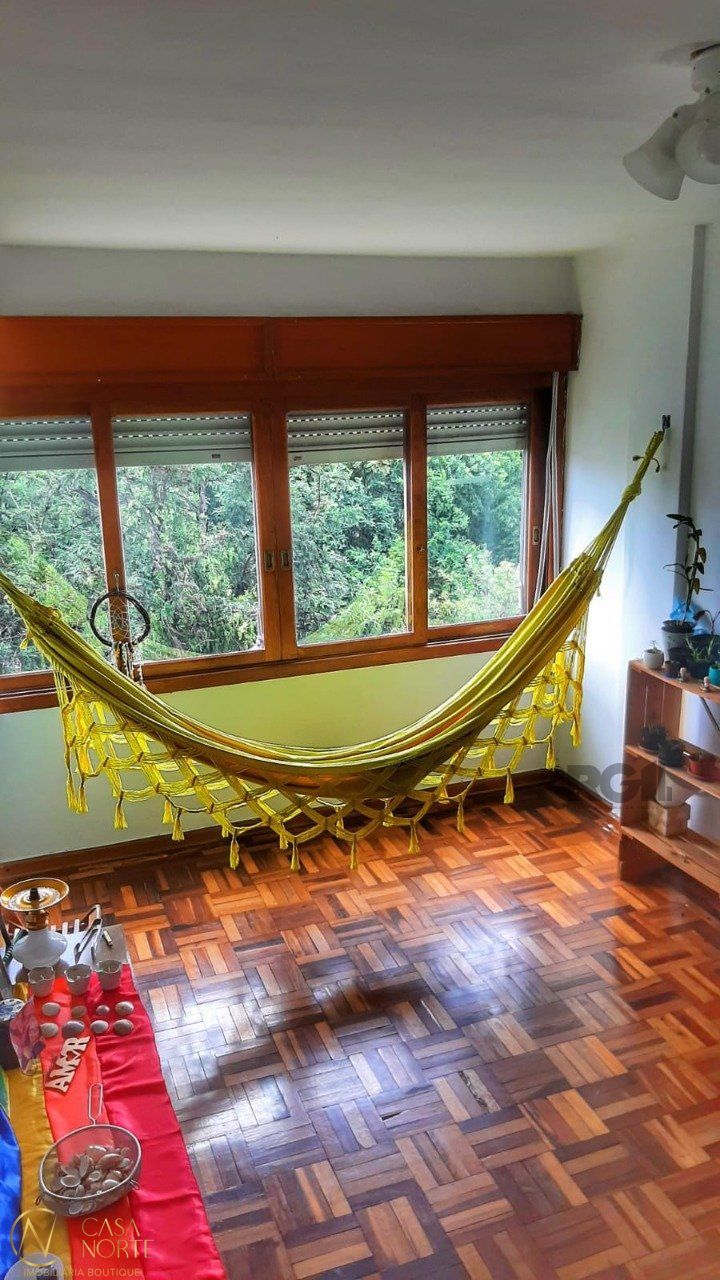 Apartamento à venda com 3 quartos, 82m², Rua São Carlos no bairro Floresta em Porto Alegre
