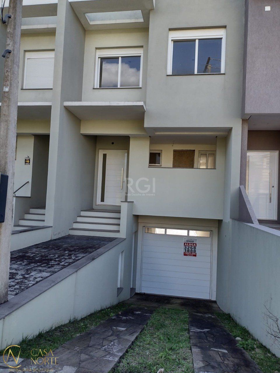 Casa à venda com 3 quartos, 198m², 1 suíte, 2 vagas, Rua Torre de Pedra no bairro Espírito Santo em Porto Alegre