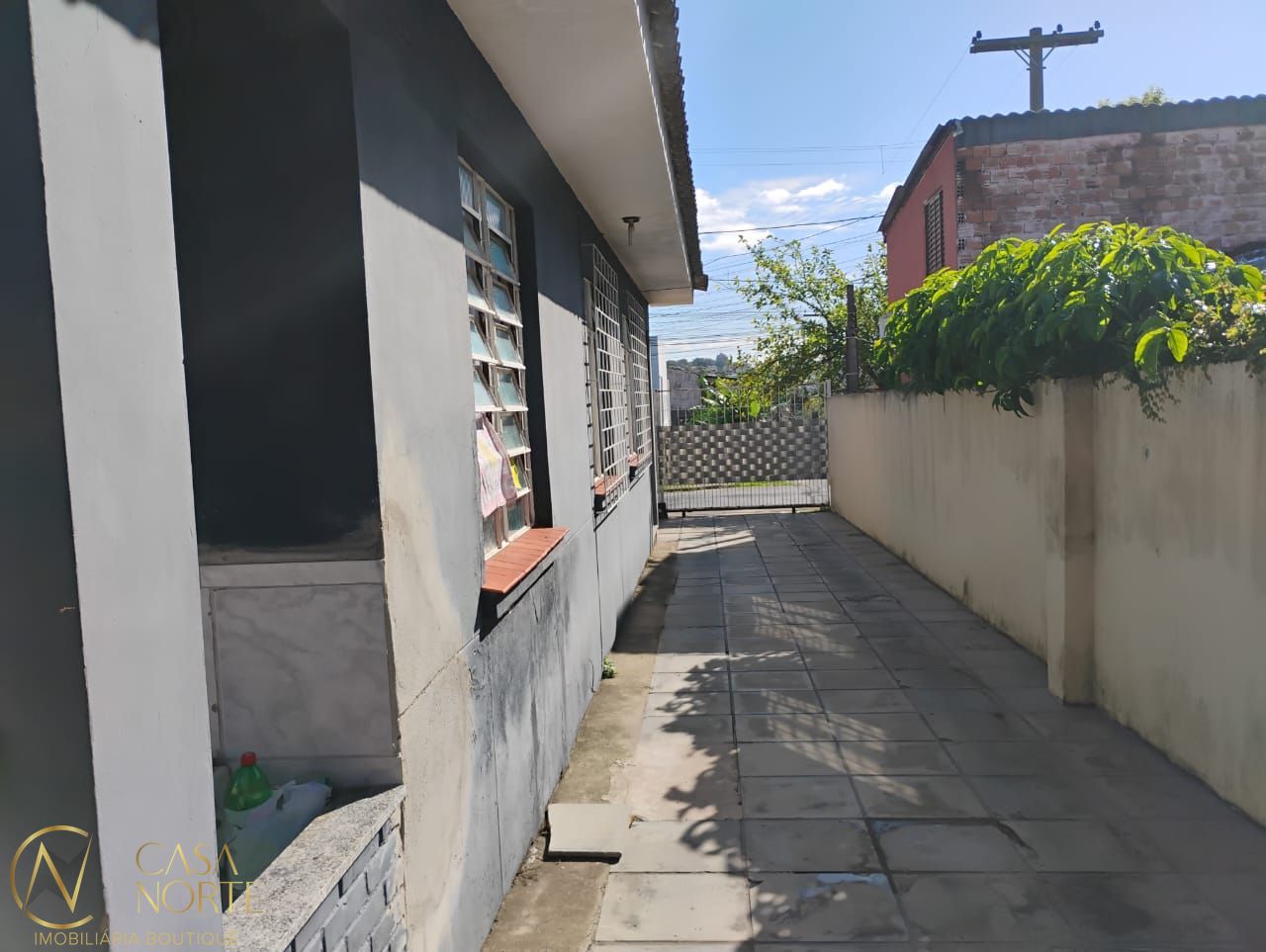 Casa à venda com 3 quartos, 110m², 3 vagas, Rua Arapei no bairro Cristal em Porto Alegre