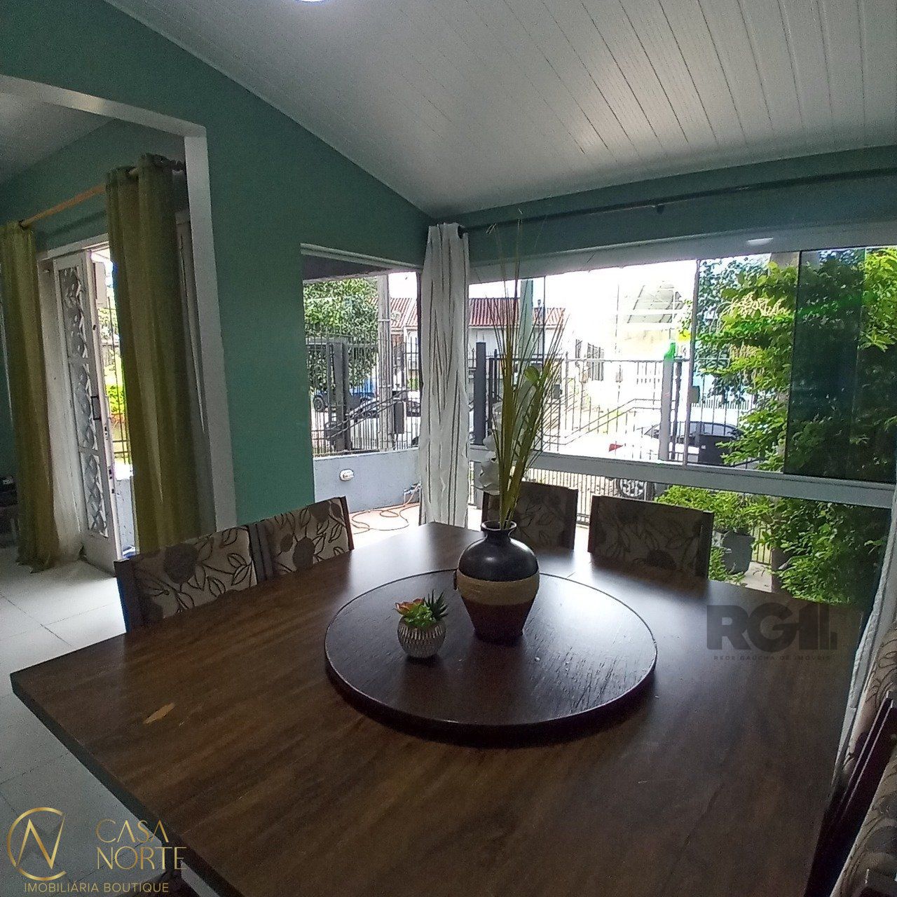 Casa à venda com 4 quartos, 97m², 1 vaga, Rua Pedro Faria no bairro Hípica em Porto Alegre