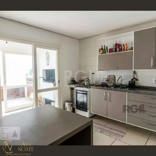 Casa de Condomínio à venda com 3 quartos, 152m², 1 suíte, 2 vagas, Rua Padre João Batista Reus no bairro Vila Conceição em Porto Alegre