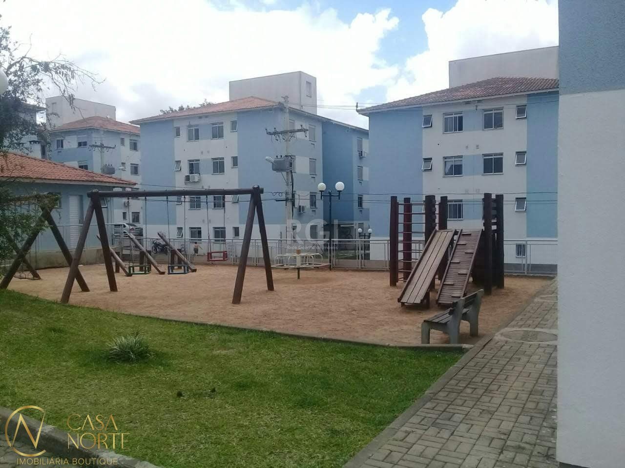 Apartamento à venda com 2 quartos, 45m², 1 vaga, Estrada João de Oliveira Remiao no bairro Lomba do Pinheiro em Porto Alegre