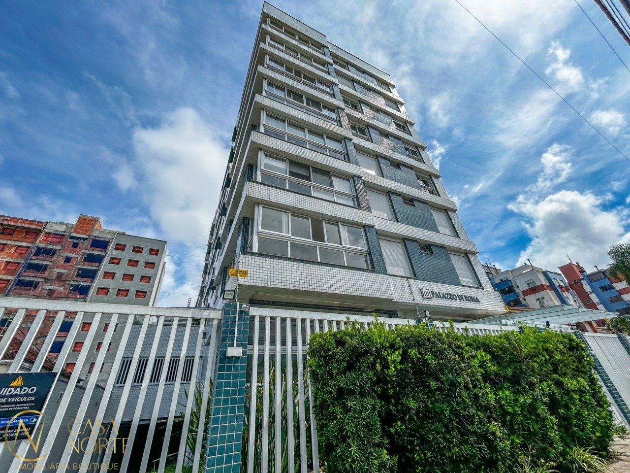 Apartamento à venda com 3 quartos, 95m², 1 suíte, 2 vagas, Rua Doutor Armando Barbedo no bairro Tristeza em Porto Alegre