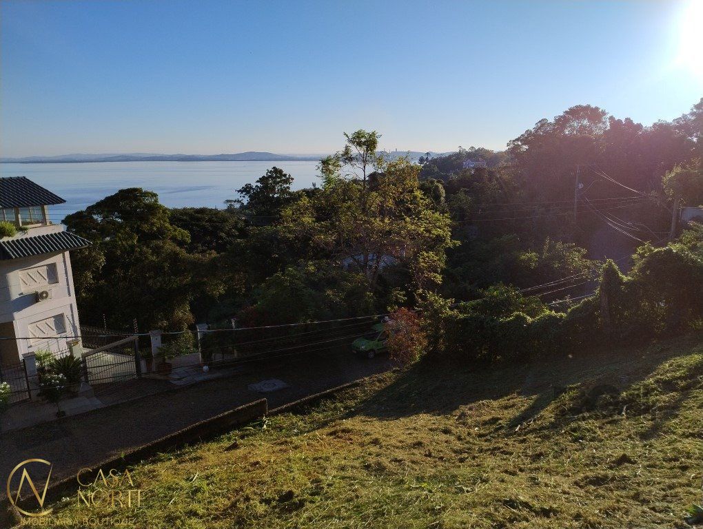 Terreno à venda  com 266m², Rua Professor Padre Gomes no bairro Sétimo Céu em Porto Alegre