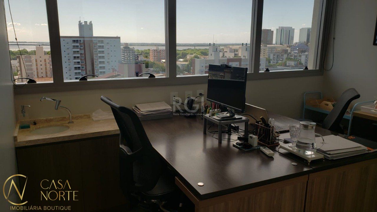 Sala Comercial à venda , 54m², Avenida Getúlio Vargas no bairro Menino Deus em Porto Alegre
