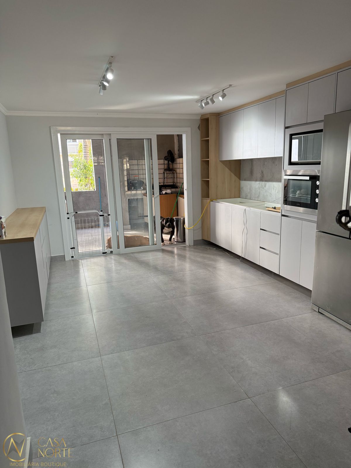 Casa à venda com 3 quartos, 280m², 1 suíte, 2 vagas, Rua Doutor Pereira Neto no bairro Tristeza em Porto Alegre