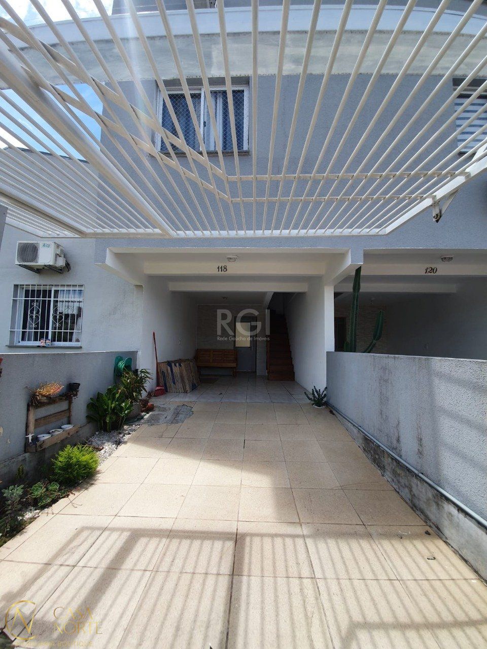 Casa de Condomínio à venda com 2 quartos, 63m², 1 vaga, Rua Dorival Castilhos Machado no bairro Aberta dos Morros em Porto Alegre