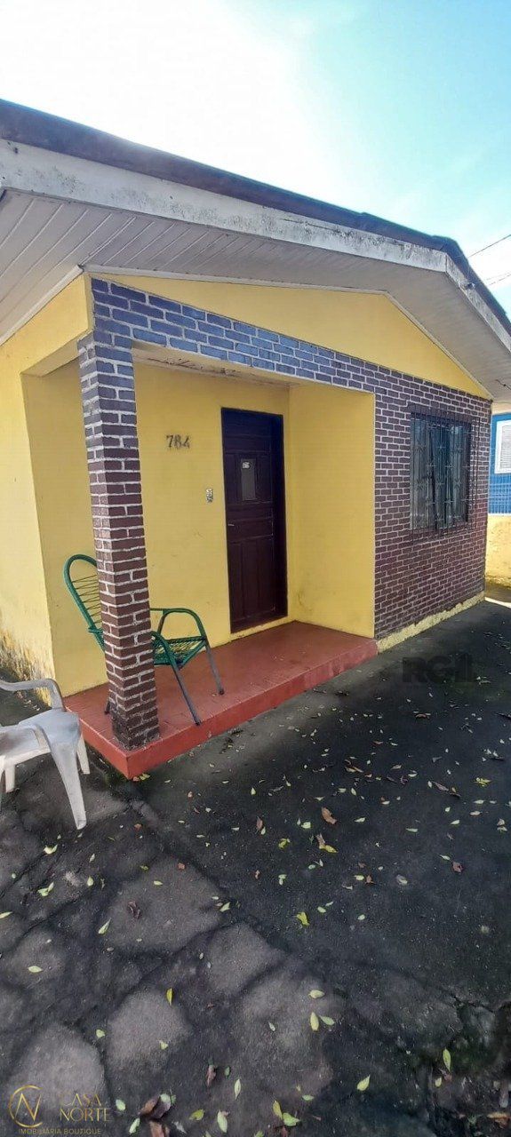 Casa à venda com 3 quartos, 120m², 4 vagas, Avenida do Lami no bairro Belém Novo em Porto Alegre