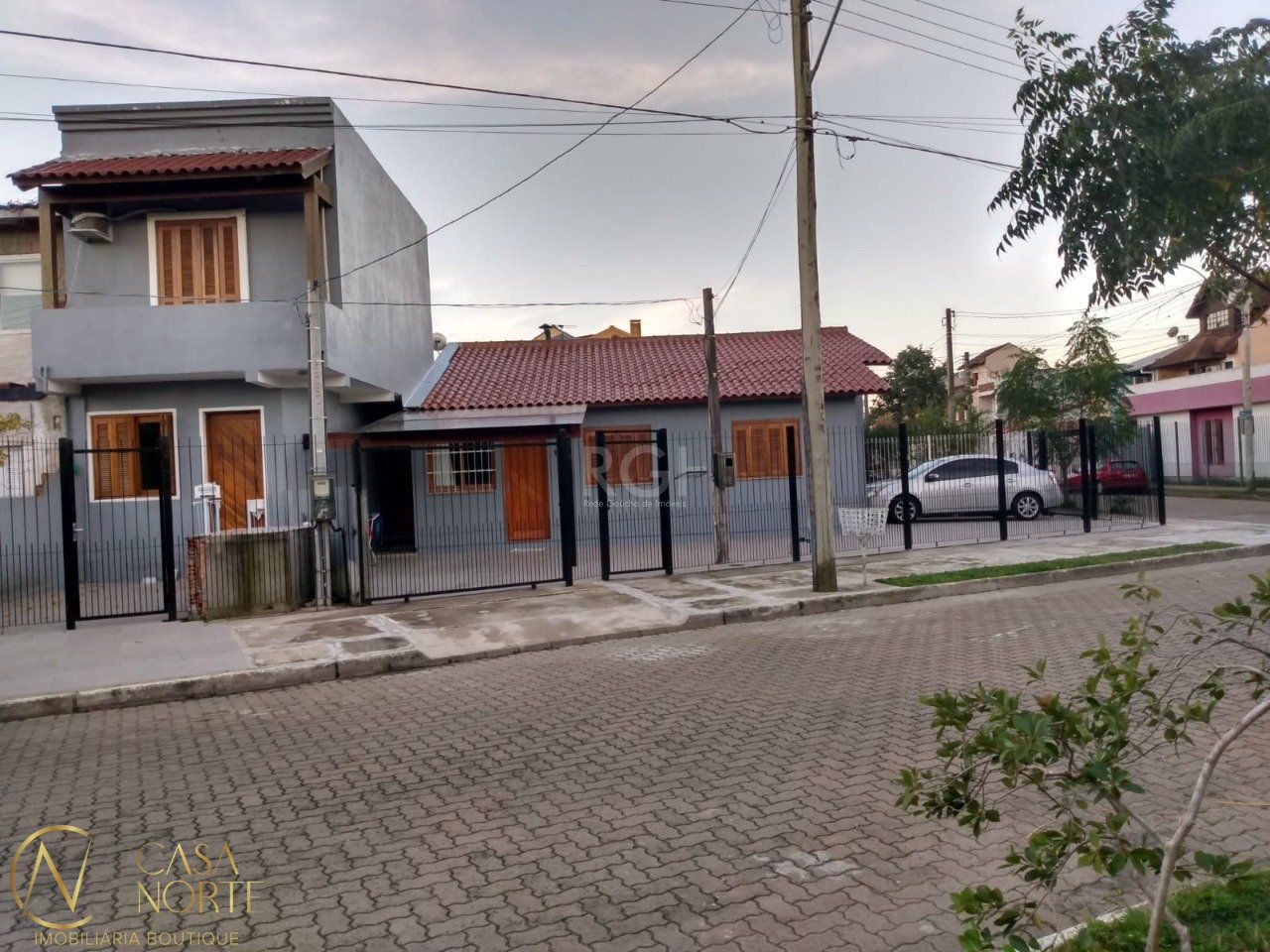 Casa à venda com 5 quartos, 100m², 1 suíte, 4 vagas, Avenida Alcibiades Martins da Rocha no bairro Aberta dos Morros em Porto Alegre