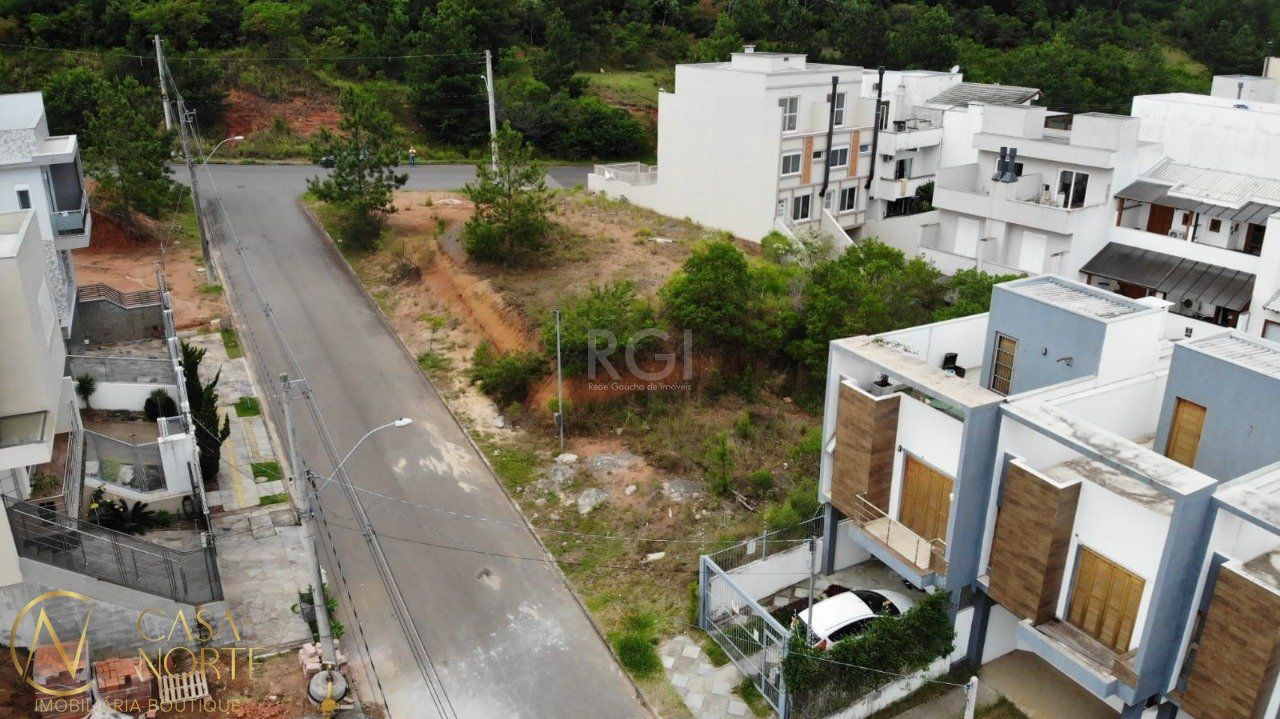 Terreno à venda  com 322m², Rua Manoel Fernandes no bairro Guarujá em Porto Alegre