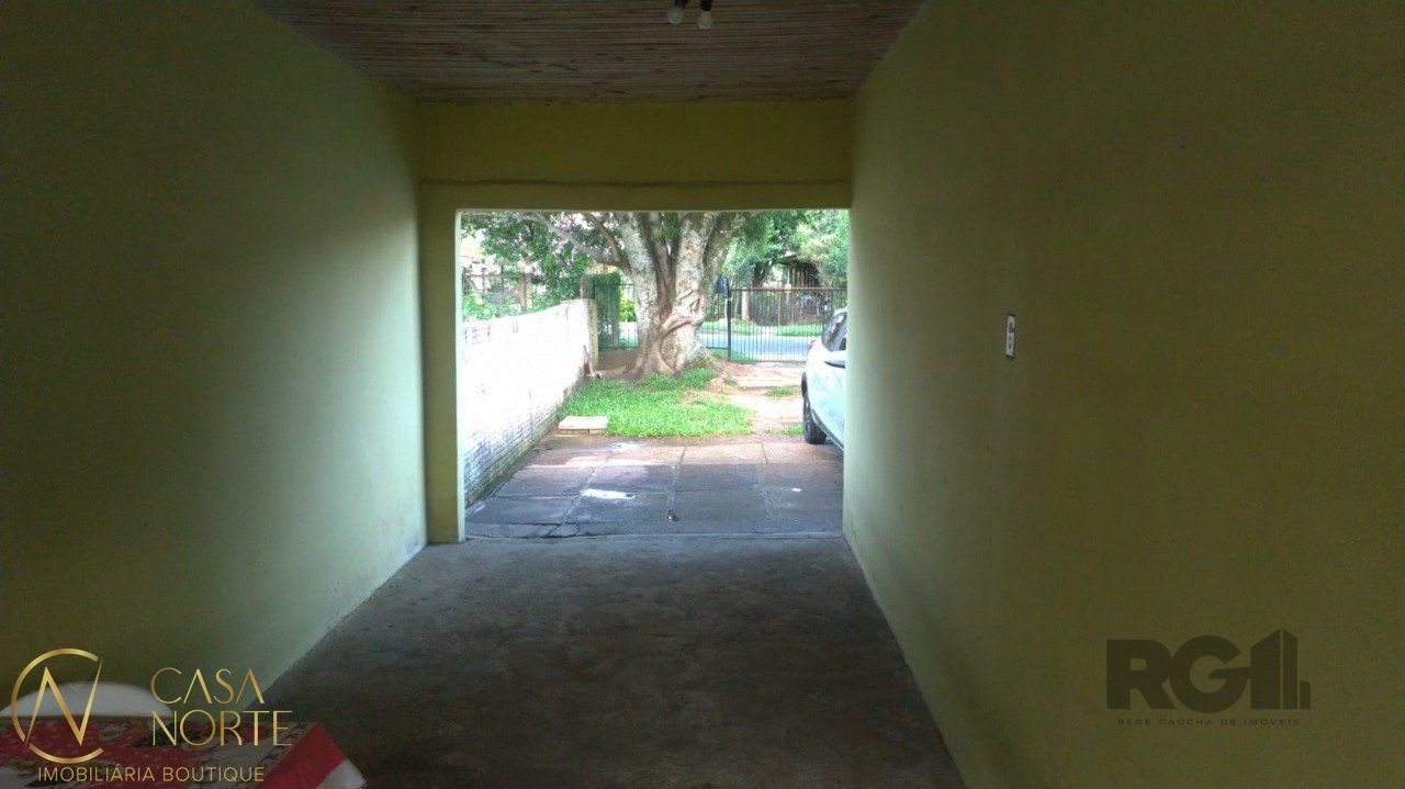 Casa à venda com 2 quartos, 118m², 2 vagas, Rua Giacomo Muttoni no bairro Belém Velho em Porto Alegre