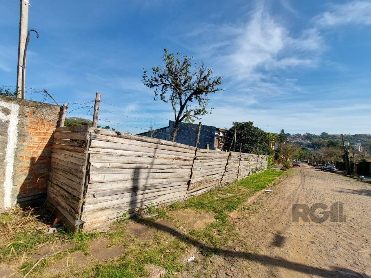 Terreno à venda  com 1360m², Rua Silverio Souto no bairro Teresópolis em Porto Alegre