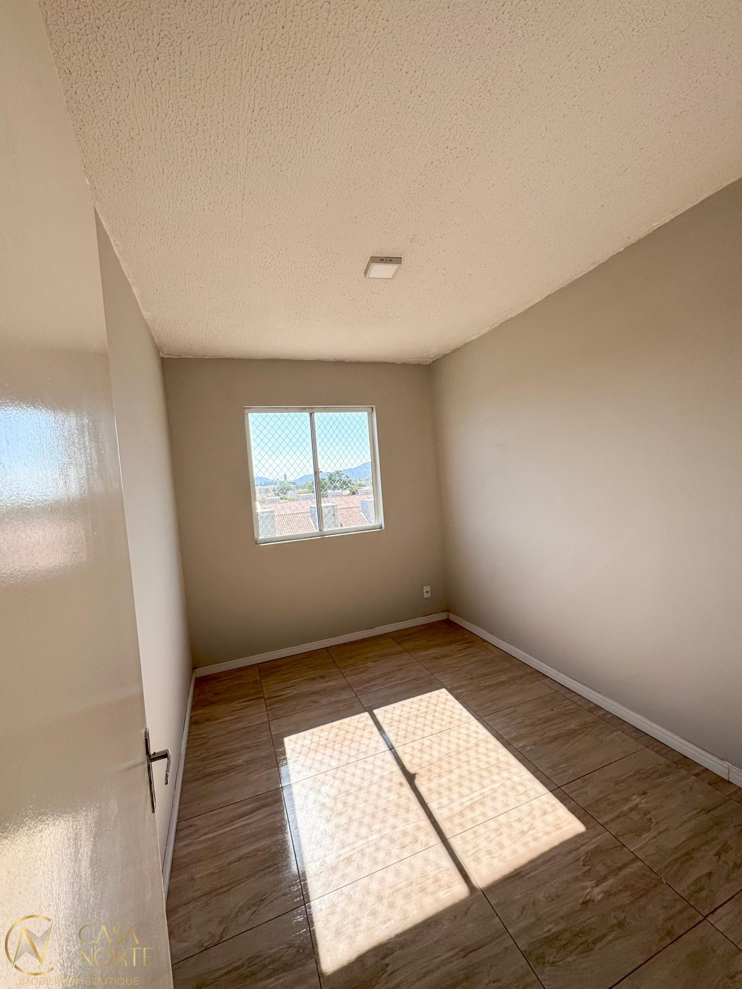 Apartamento à venda com 2 quartos, 54m², 1 vaga, Estrada do Barro Vermelho no bairro Restinga em Porto Alegre