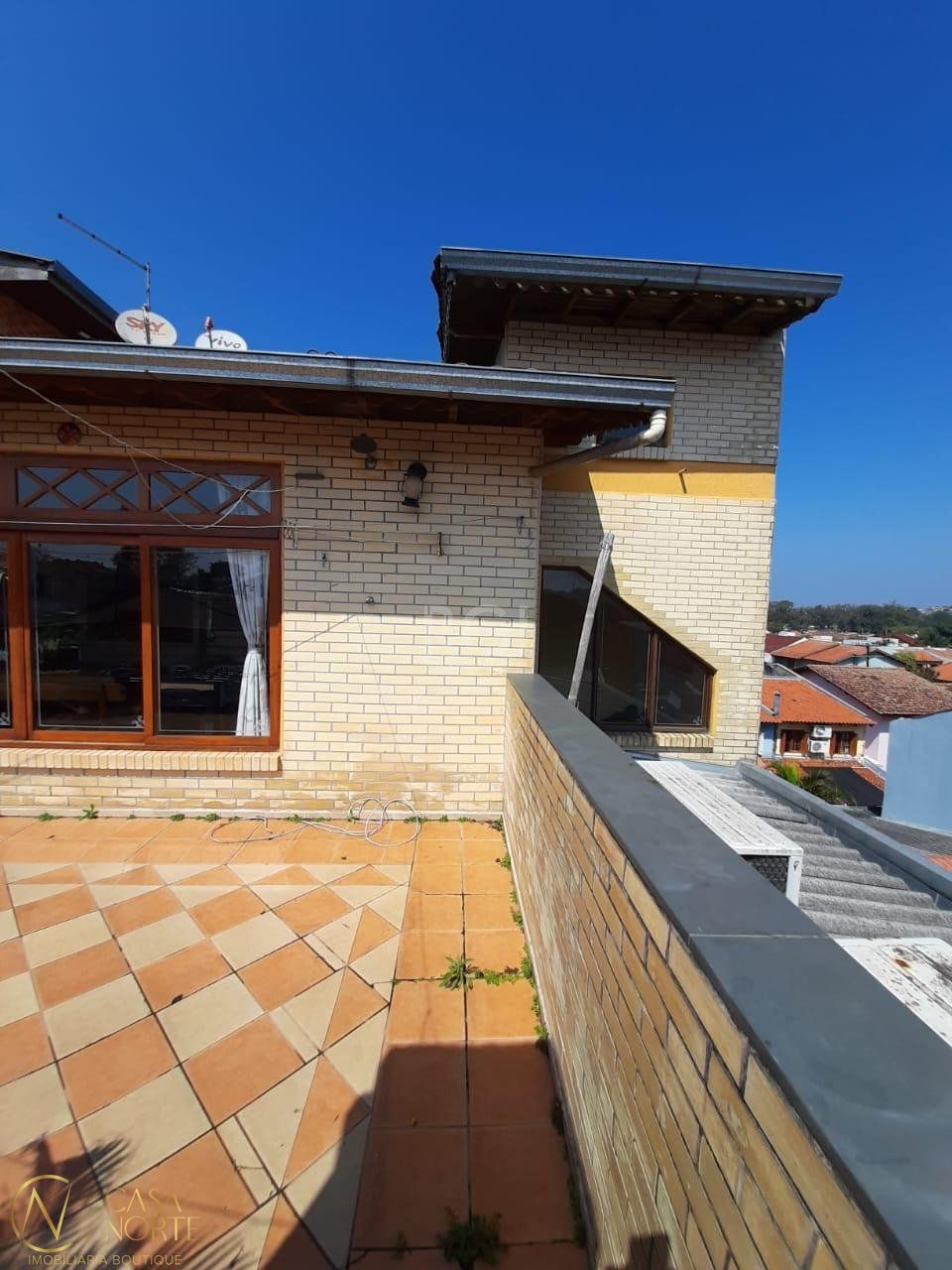 Casa à venda com 3 quartos, 274m², 1 suíte, 3 vagas, Avenida da Serraria no bairro Espírito Santo em Porto Alegre