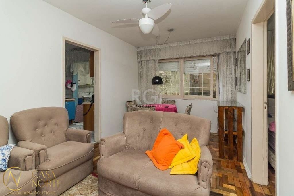 Apartamento à venda com 1 quarto, 40m², 1 vaga, Rua Carlos Estevao no bairro Jardim Leopoldina em Porto Alegre