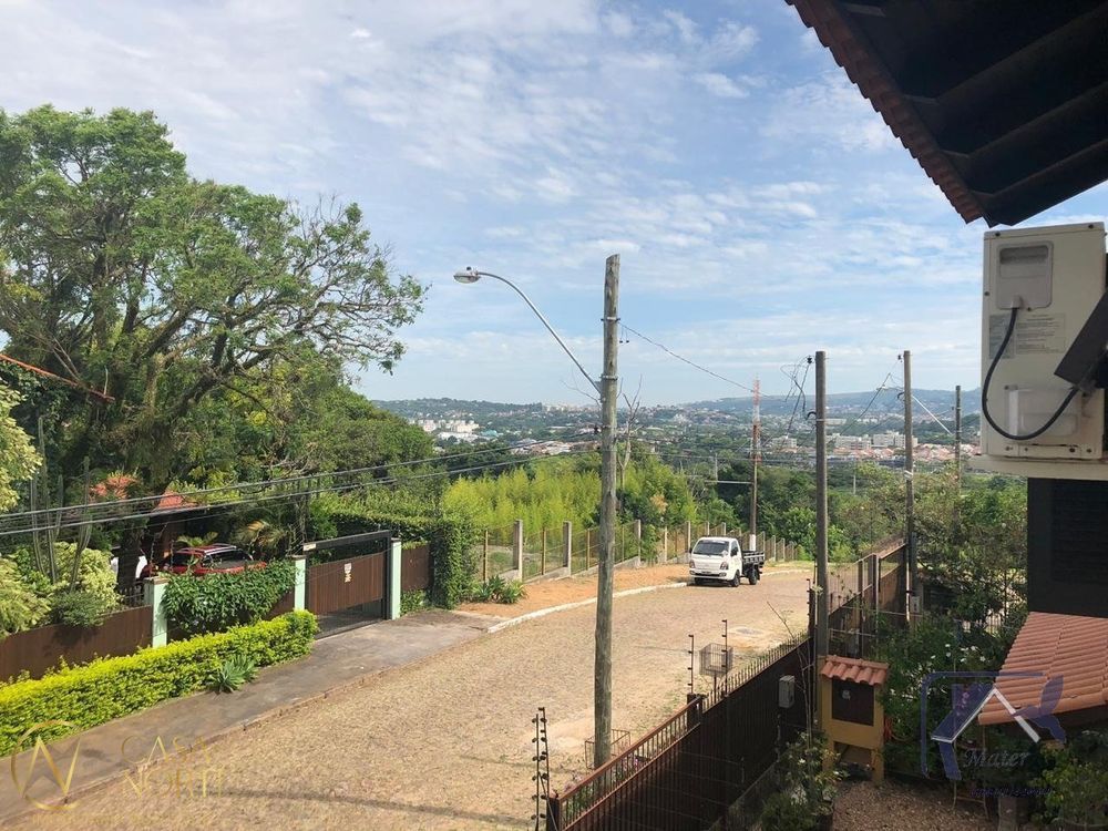 Casa à venda com 3 quartos, 150m², 1 suíte, 2 vagas, Avenida Doutor Francisco Roberto Dalligna no bairro Espírito Santo em Porto Alegre
