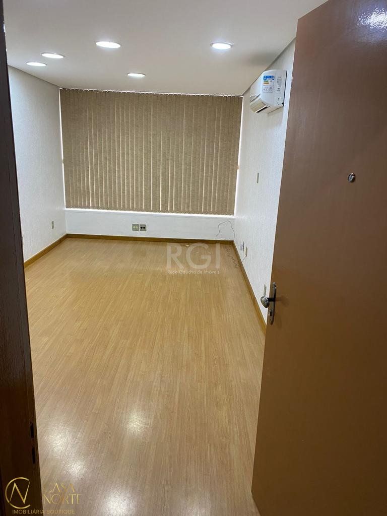 Sala Comercial à venda , 23m², Rua Vigario José Inácio no bairro Centro Histórico em Porto Alegre