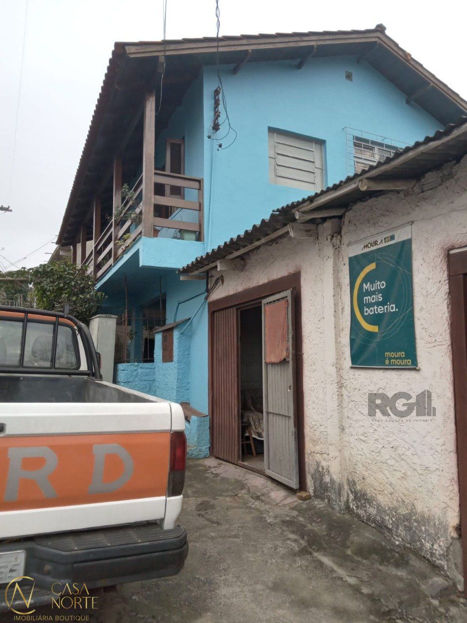 Casa à venda com 3 quartos, 117m², 1 vaga, Rua Paulino Azurenha no bairro Partenon em Porto Alegre