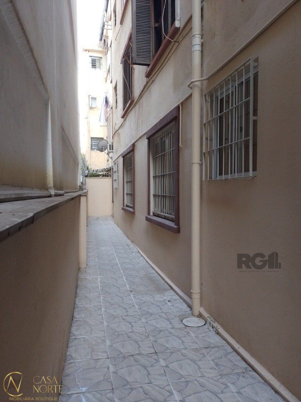 Apartamento à venda com 2 quartos, 72m², Rua Ramiro Barcelos no bairro Floresta em Porto Alegre