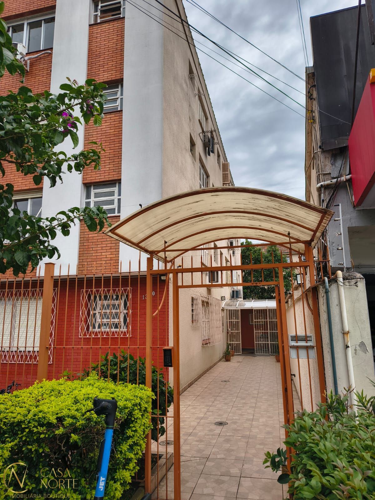 Apartamento à venda com 1 quarto, 26m², 1 vaga, Avenida Ipiranga no bairro Azenha em Porto Alegre