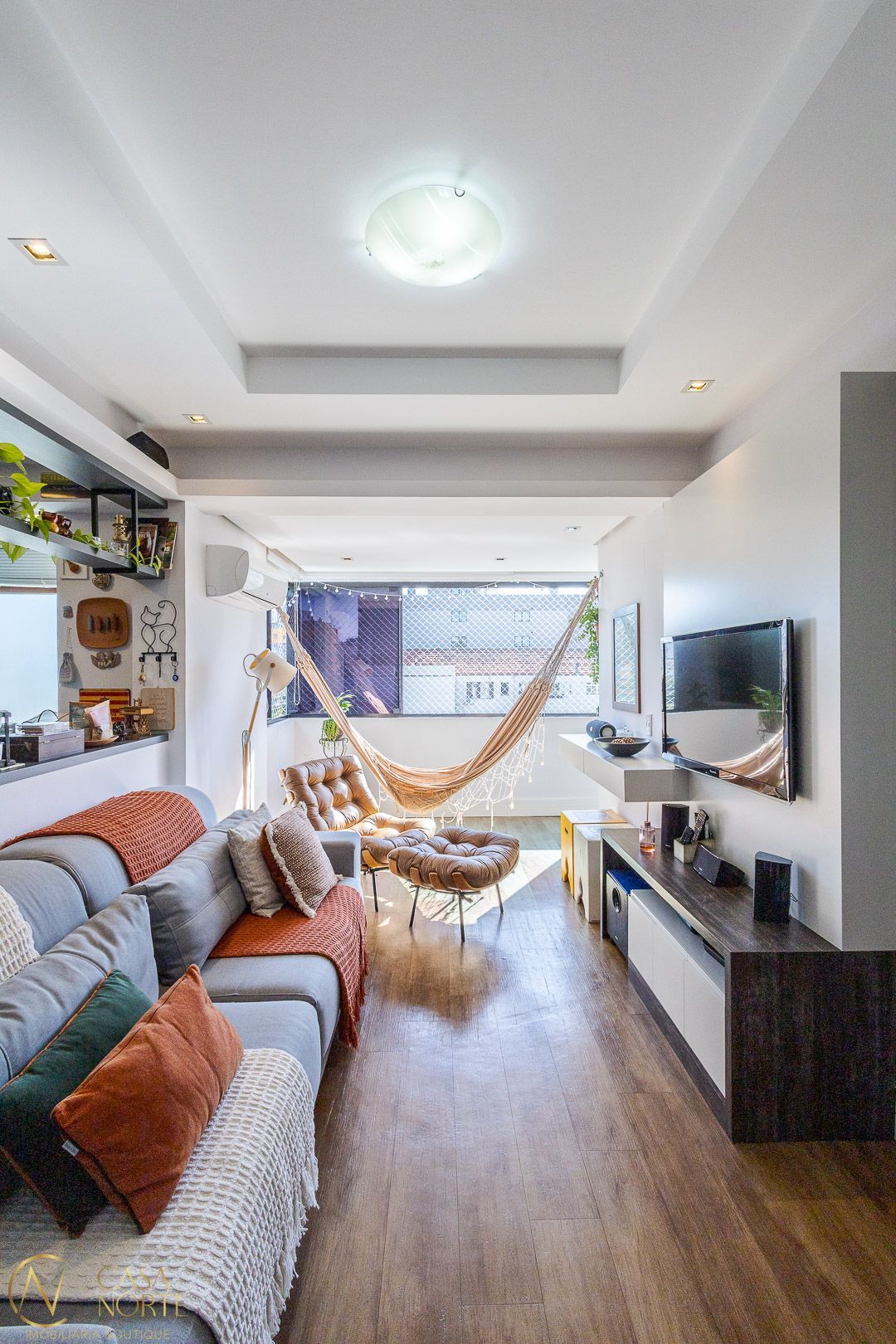 Apartamento à venda com 2 quartos, 77m², 1 vaga, Rua Dona Eugênia no bairro Santa Cecília em Porto Alegre