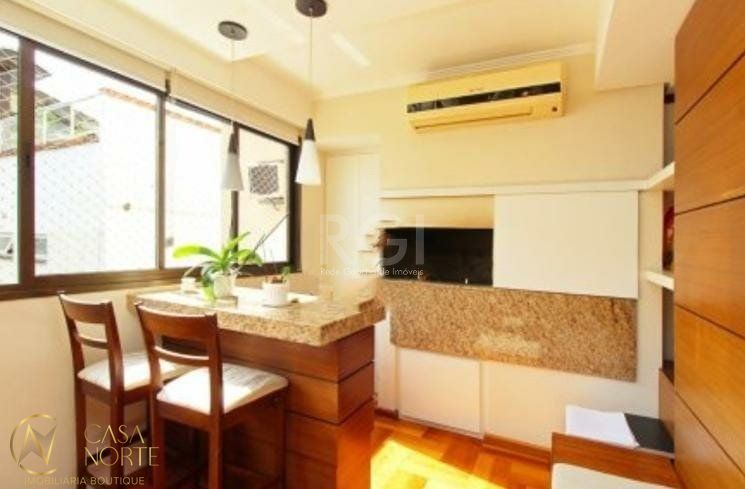 Apartamento à venda com 3 quartos, 126m², 1 suíte, 2 vagas, Rua Dona Augusta no bairro Menino Deus em Porto Alegre
