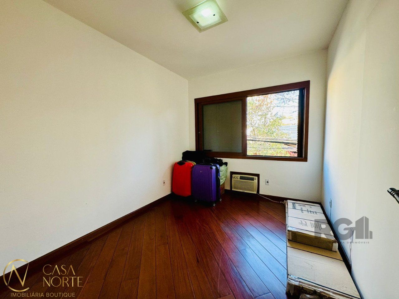 Apartamento à venda com 3 quartos, 99m², 1 suíte, 2 vagas, Rua Artur Fabião Carneiro no bairro Passo da Areia em Porto Alegre