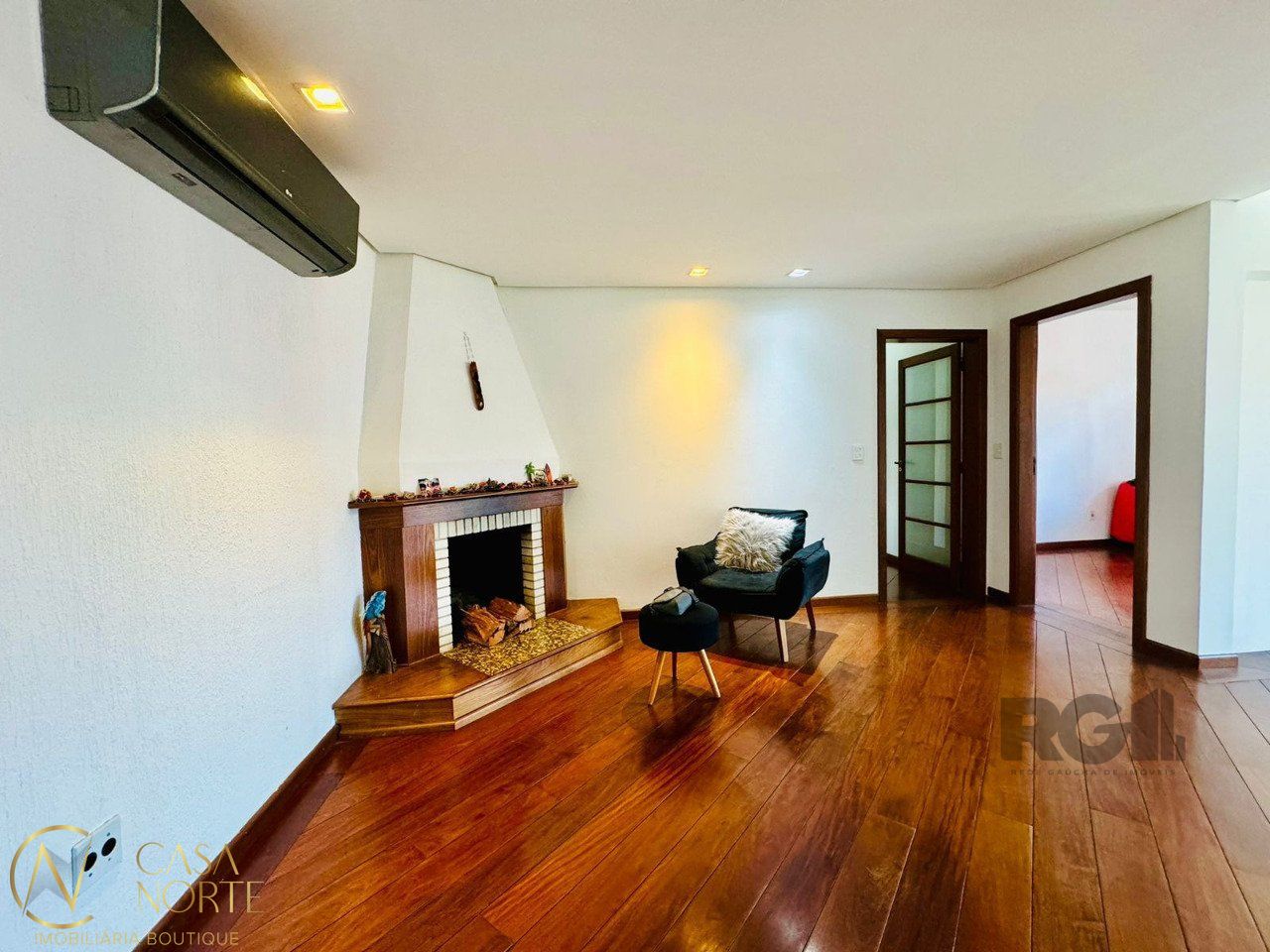 Apartamento à venda com 3 quartos, 99m², 1 suíte, 2 vagas, Rua Artur Fabião Carneiro no bairro Passo da Areia em Porto Alegre