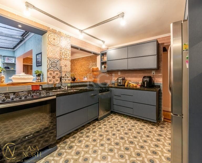 Apartamento à venda com 4 quartos, 130m², 1 suíte, Rua Casemiro de Abreu no bairro Bela Vista em Porto Alegre