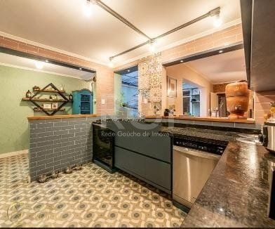 Apartamento à venda com 4 quartos, 130m², 1 suíte, Rua Casemiro de Abreu no bairro Bela Vista em Porto Alegre