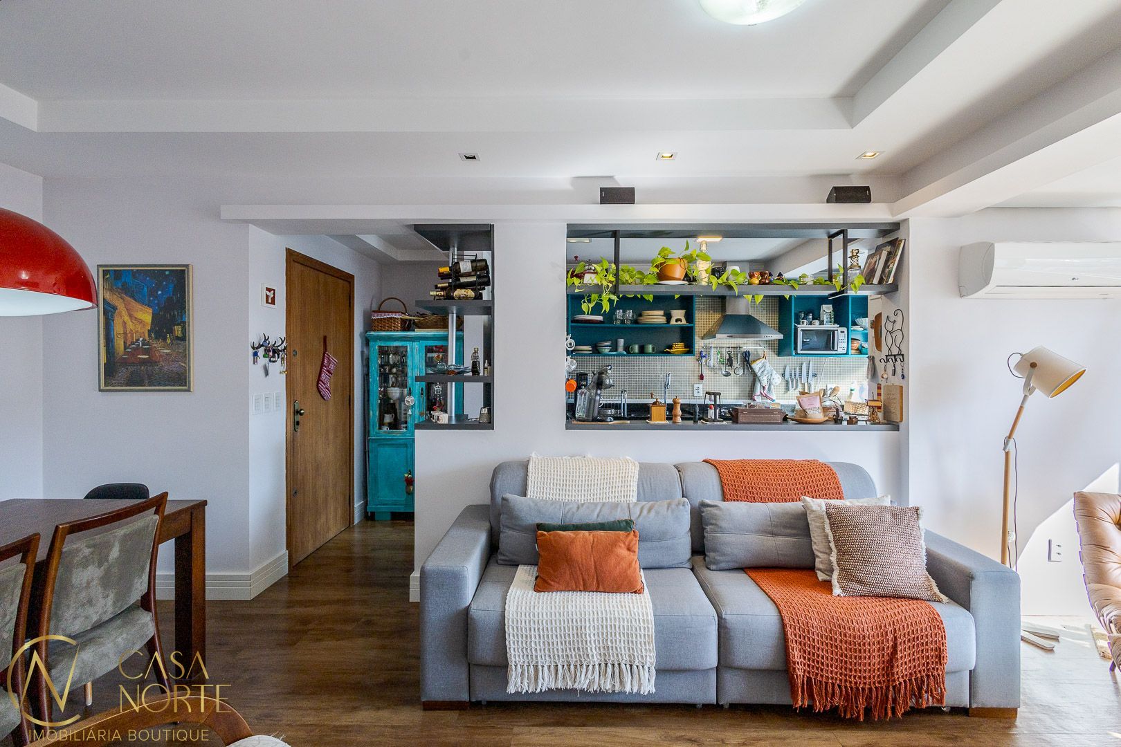 Apartamento à venda com 2 quartos, 77m², 1 vaga, Rua Dona Eugênia no bairro Santa Cecília em Porto Alegre